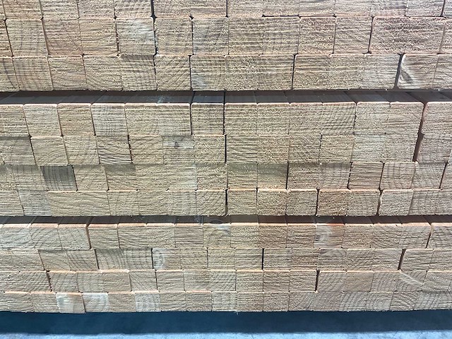 Grenen balk geschaafd - 360x4,5x4,5 cm (100x) - afbeelding 5 van  6