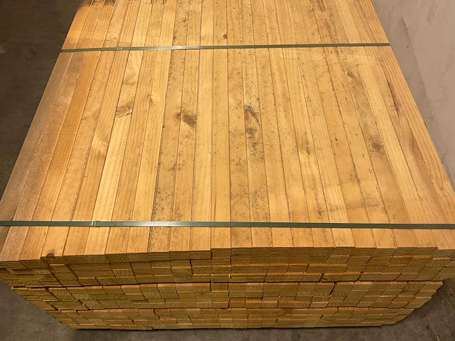 Grenen balk geschaafd - 360x4,5x4,5 cm (100x) - afbeelding 4 van  7