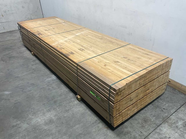 Grenen balk geschaafd - 360x4,5x4,5 cm (200x) - afbeelding 1 van  6