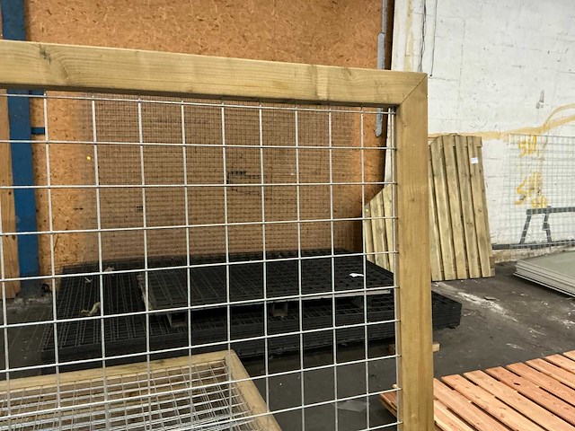 Grenen betonijzer trellis in kader hek 180x180 cm (9x) - afbeelding 7 van  8
