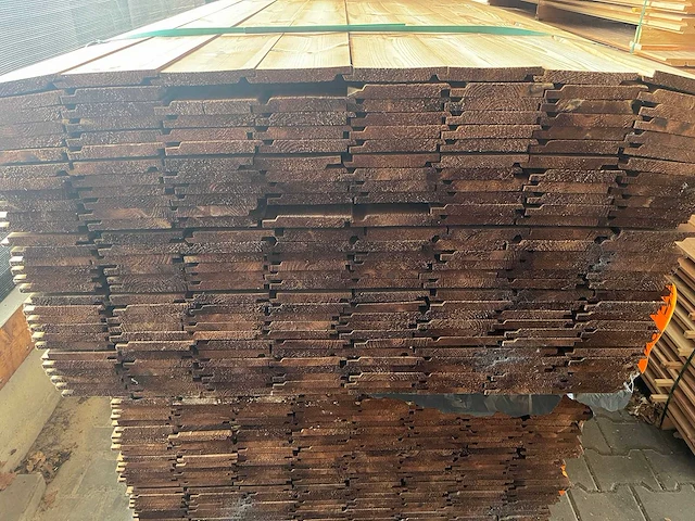 Grenen channelsiding bruin gemodificeerd 5100x140x18mm (77x) - afbeelding 3 van  3