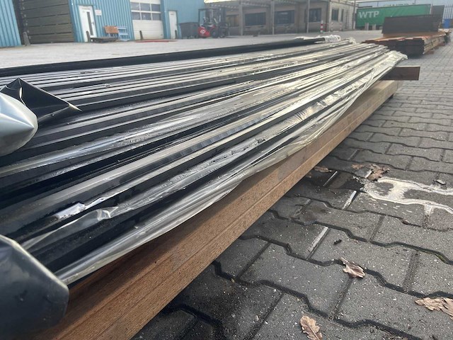 Grenen design profiel zwart geïmpregneerd 3000x140x18mm (30x) - afbeelding 2 van  3