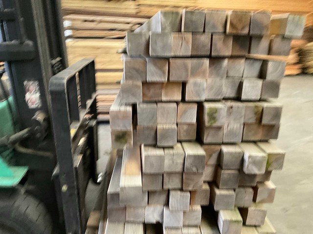 Grenen geïmpregneerde tuinpaal 180x8,8x8,8 cm (89x) - afbeelding 19 van  19