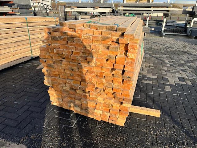 Grenen geschaafd onbehandeld vierkant 90 x 90 mm - afbeelding 2 van  13