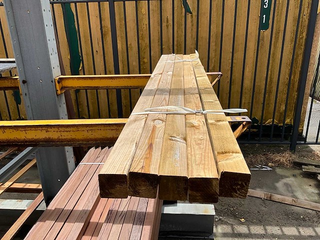 Grenen geschaafd palen 2100x65x65 mm (5x) - afbeelding 2 van  4