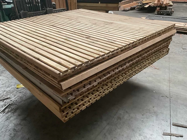 Grenen latten tuinscherm "lux" - 180x180 cm (9x) - afbeelding 1 van  3