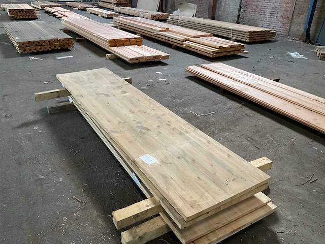 Grenen meubelpaneel 28x600x2500 mm (2x) - afbeelding 1 van  3