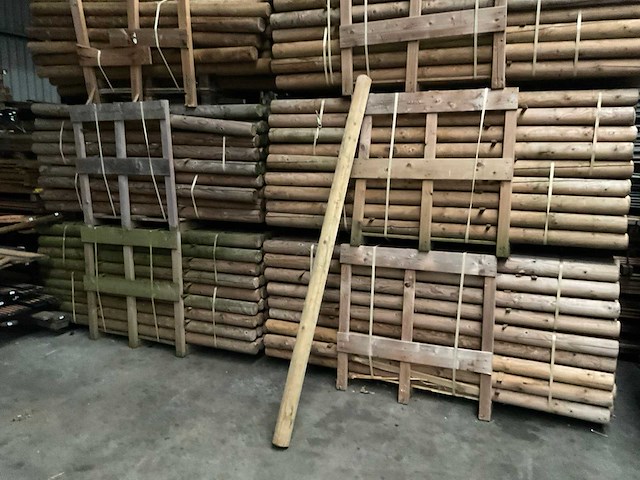 Grenen paal rond gefreesd geïmpregneerd - 240x10x10 cm (50x) - afbeelding 2 van  3