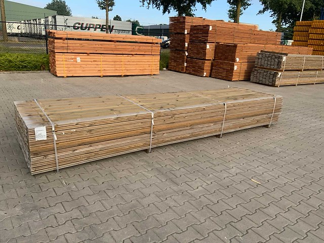 Grenen rabatdeel dubbelzijdig 4200x140x28mm (112x) - afbeelding 1 van  6