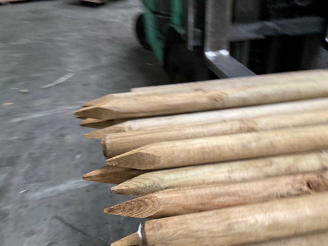 Grenen ronde paal geïmpregneerd/gepunt - 200x6x6 cm (15x) - afbeelding 5 van  9