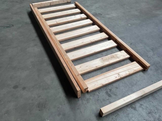 Grenen terrashekwerk geïmpregneerd - 275x4x80 cm (4x) - afbeelding 1 van  9