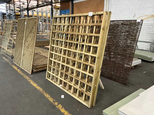 Grenen trellis recht horizontaal 180x180 cm (3x) - afbeelding 1 van  6