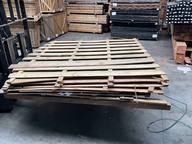Grenen tuinscherm met toog geïmpregneerd - 180x180 cm (4x) - afbeelding 3 van  3