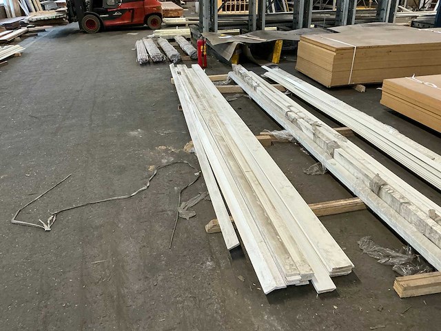 Grenen/mdf plinten diverse afmetingen (18x) - afbeelding 2 van  5