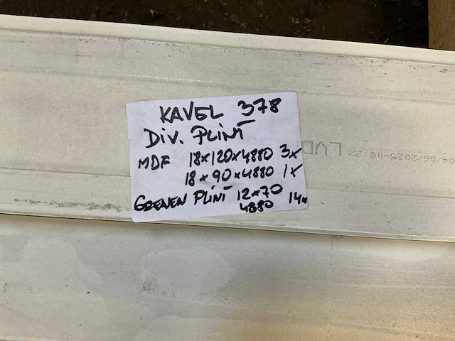 Grenen/mdf plinten diverse afmetingen (18x) - afbeelding 5 van  5