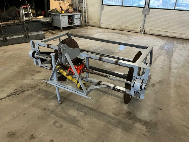 Greppelfrees - afbeelding 1 van  22