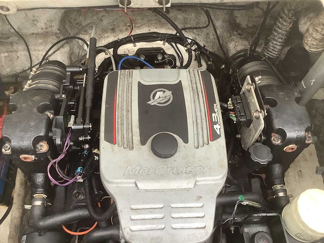 Grew 198gr speedboot 220pk met trialer - afbeelding 8 van  23