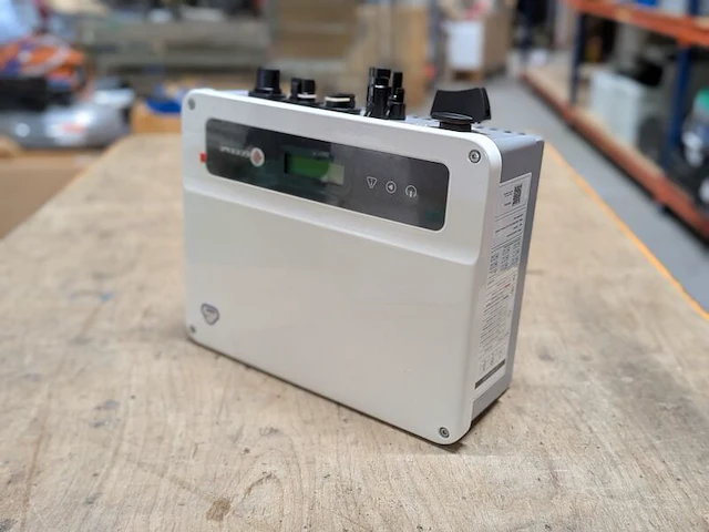 Grid-tied pv-omvormer, goodwe, gw3000-xs - afbeelding 1 van  7