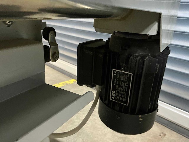 Griggio - 2004 - ca 400 - formaatcirkelzaagmachine - afbeelding 14 van  26