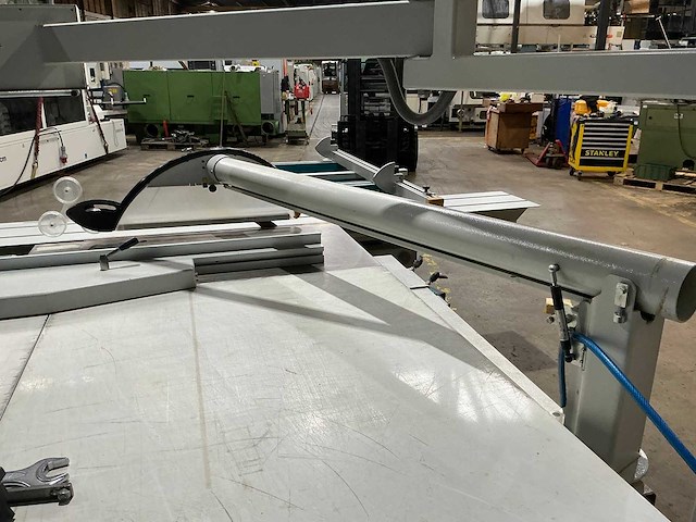 Griggio - 2004 - ca 400 - formaatcirkelzaagmachine - afbeelding 17 van  26