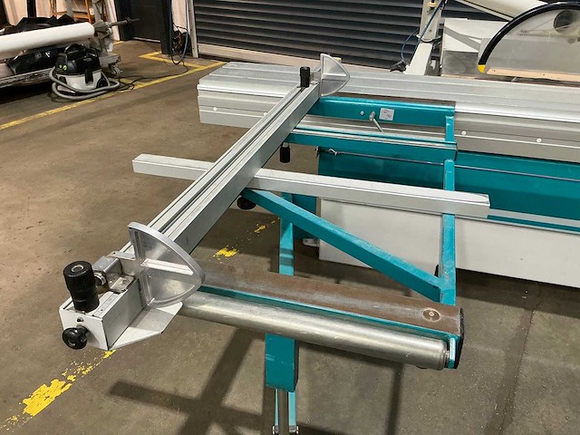 Griggio - 2004 - ca 400 - formaatcirkelzaagmachine - afbeelding 25 van  26