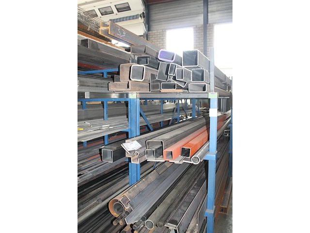 Grijpvoorraad en projectrestanten buizen, kokers, staven, strips, platen in diverse materialen w.o. alumini... - afbeelding 4 van  7