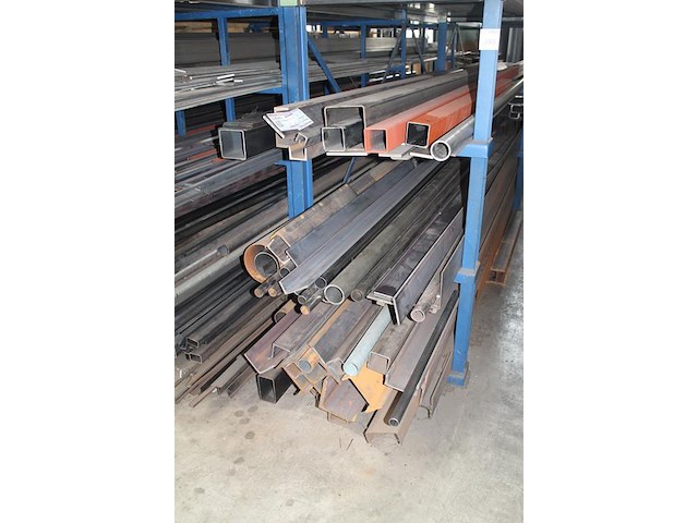 Grijpvoorraad en projectrestanten buizen, kokers, staven, strips, platen in diverse materialen w.o. alumini... - afbeelding 5 van  7
