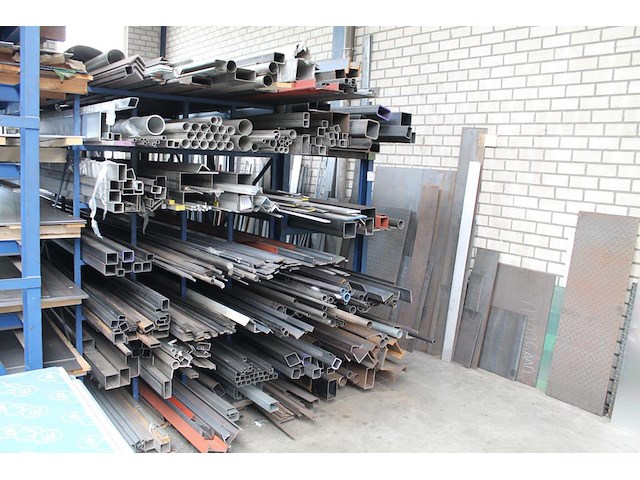 Grijpvoorraad en projectrestanten buizen, kokers, staven, strips, platen in diverse materialen w.o. alumini... - afbeelding 7 van  7