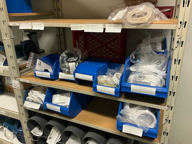 Grijpvoorraad en stellingen - afbeelding 11 van  31