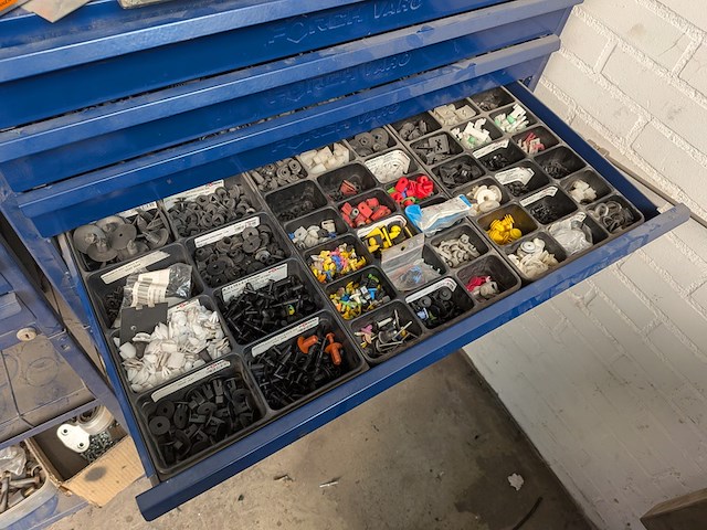 Grijpvoorraad stelling met inhoud forch varo - afbeelding 14 van  33