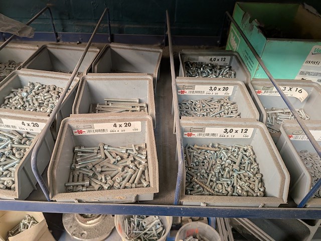 Grijpvoorraad stelling met inhoud forch varo - afbeelding 22 van  33