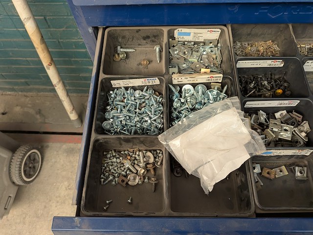 Grijpvoorraad stelling met inhoud forch varo - afbeelding 16 van  33