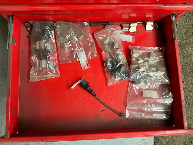 Grijpvoorraad stelling met inhoud - afbeelding 7 van  15