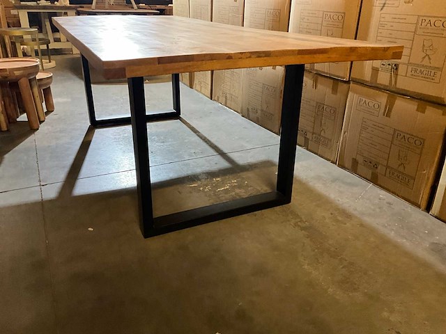 Grilly eetkamertafel - afbeelding 7 van  10