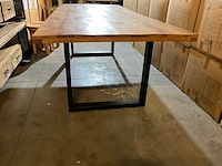 Grilly eetkamertafel - afbeelding 8 van  10