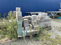Grindbeton en diverse bouwstenen - afbeelding 1 van  11