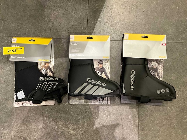 Gripgrab 2019/2020/2021 set waterdichte overschoen - 42/43 (3x) - afbeelding 1 van  4