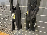 Gripgrab grinta/pacr korte fietsbroek - m (2x) - afbeelding 2 van  5