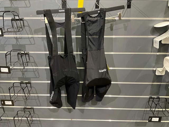 Gripgrab grinta/pacr korte fietsbroek - m (2x) - afbeelding 3 van  5