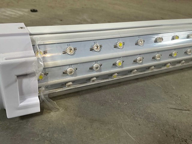 Groeilamp 100cm (40x) - afbeelding 1 van  3