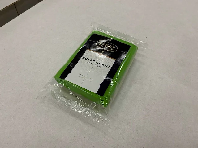 Groen rolfondant (250g) (1620x) - afbeelding 1 van  5