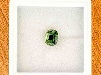 Groene saffier 1.82 carat natuurlijke saffier - afbeelding 1 van  3