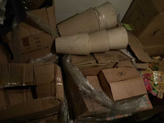 Groenewegen oplegger inclusief winkelinventaris - afbeelding 9 van  26