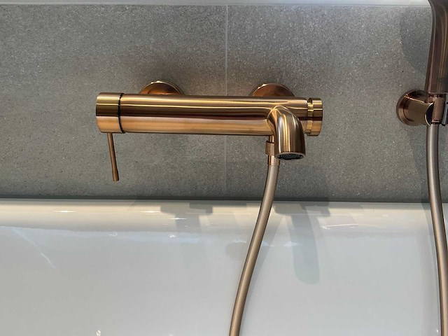 Grohe - essence - badmengkraan met handdouche - afbeelding 3 van  6