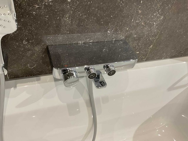 Grohe bad thermostaatkraan met handdouche - afbeelding 2 van  5