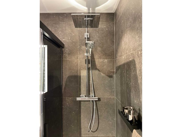 Grohe douche thermostaatkraan met regendouche en handdouche - afbeelding 2 van  4