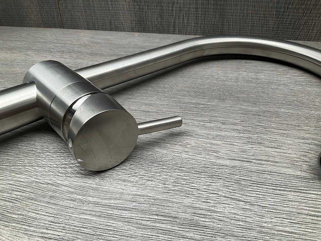 Grohe keukenmengkraan rvs met uittrekbare sproeier - afbeelding 3 van  9