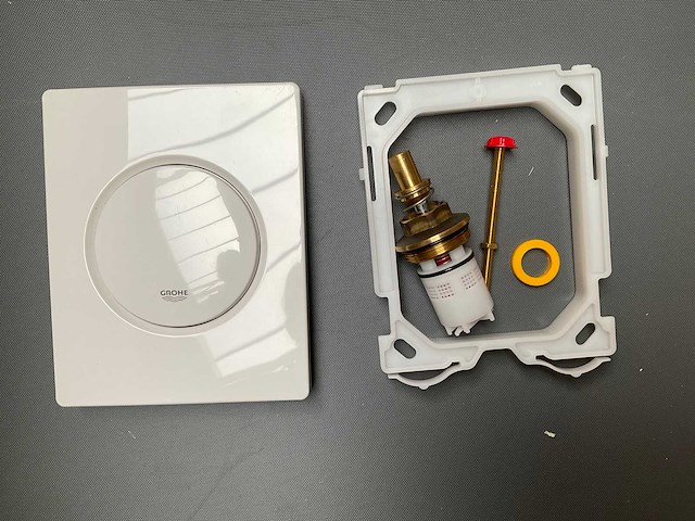 Grohe nova cosmopolitan 1-knops urinoirbediening wit 38804 - afbeelding 1 van  2