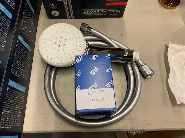 Grohe tempesta handdouche met wandhouder - afbeelding 2 van  3