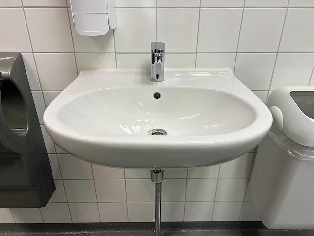 Grohe / villeroy & boch - wasbak met sensor kraan (4x) - afbeelding 3 van  3